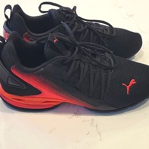 Puma Men's Black and Red Sneakers Sz 9.5